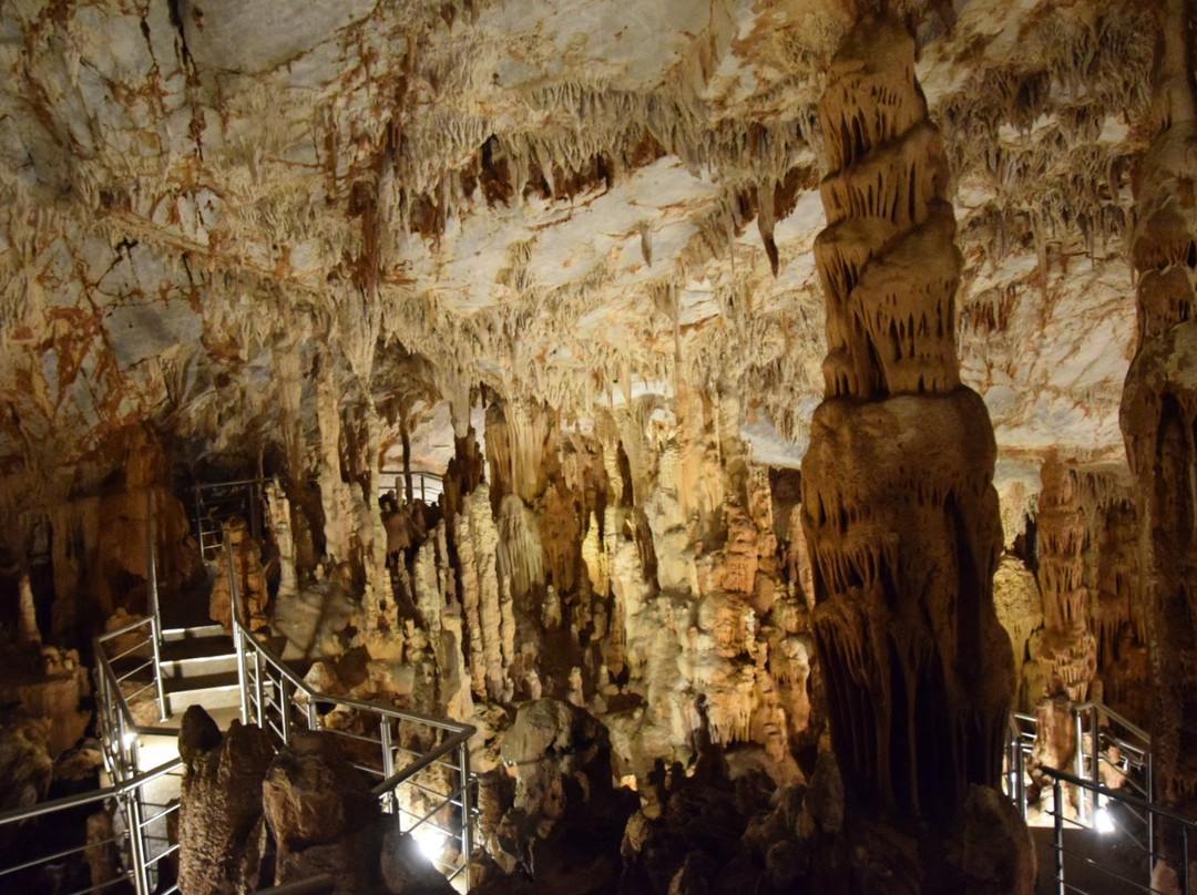 Koutouki Cave景点图片