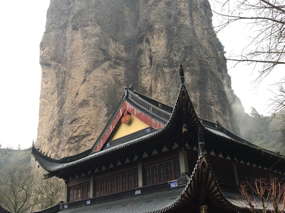 雁荡山灵岩寺景点图片