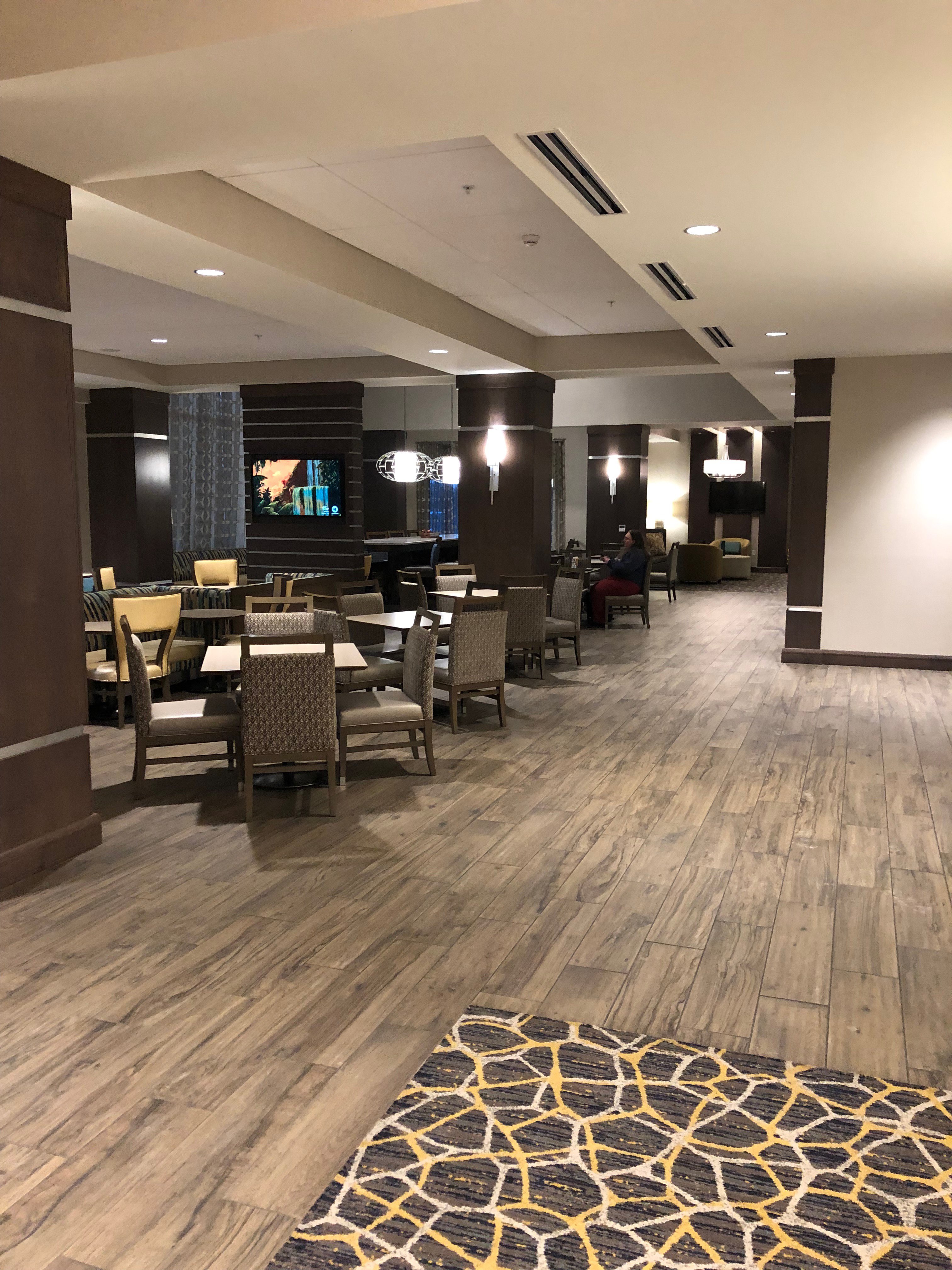 Hampton Inn & Suites Grand Rapids Downtown-浴室