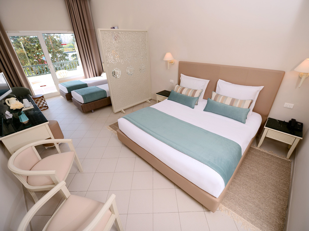 Royal Nozha Hotel主图