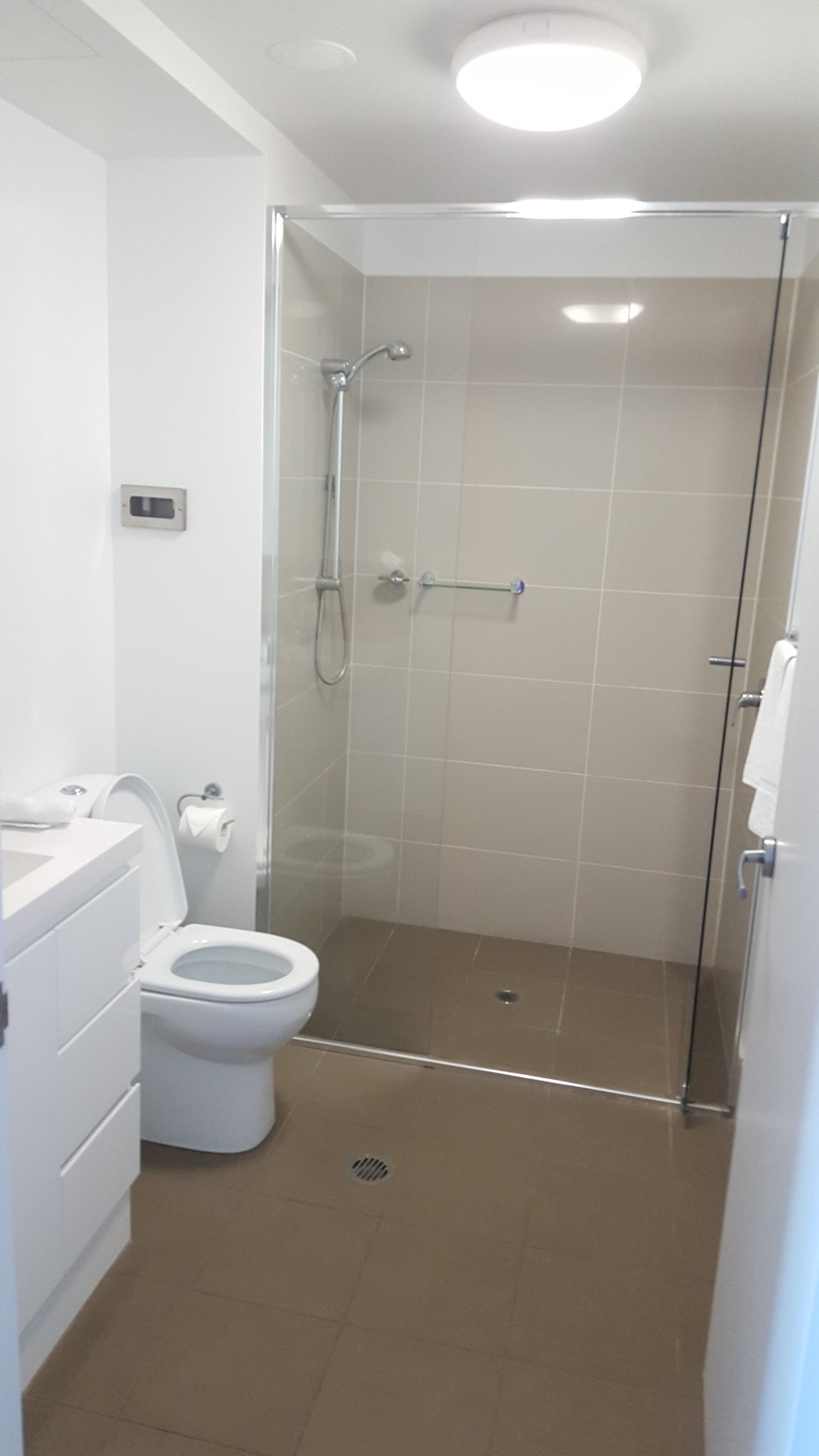 Allure Hotel & Apartments-浴室