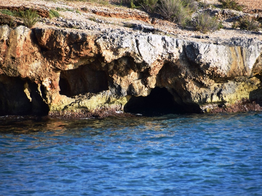 Small beach-阿尔戈斯托利翁必去景点