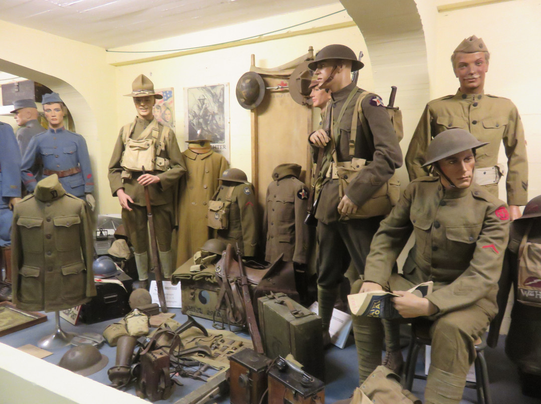 Musée du costume militaire 1900-1950景点图片