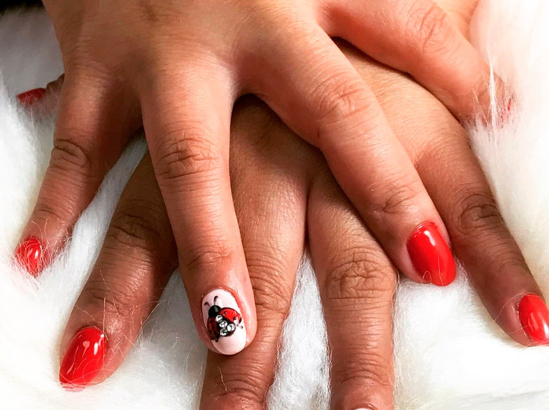 Dulcinea Nails-阿尔卡拉-德-哈纳雷斯必去景点