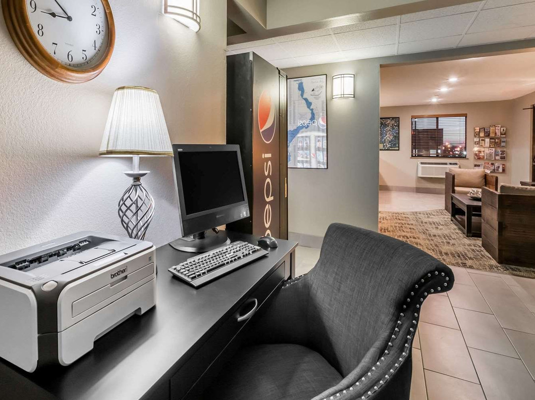 Super 8 by Wyndham Spirit Lake/Okoboji主图