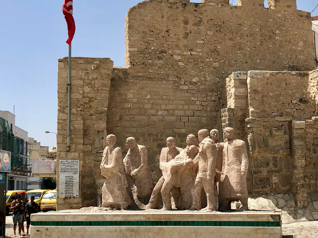 Martyrs Monument景点图片