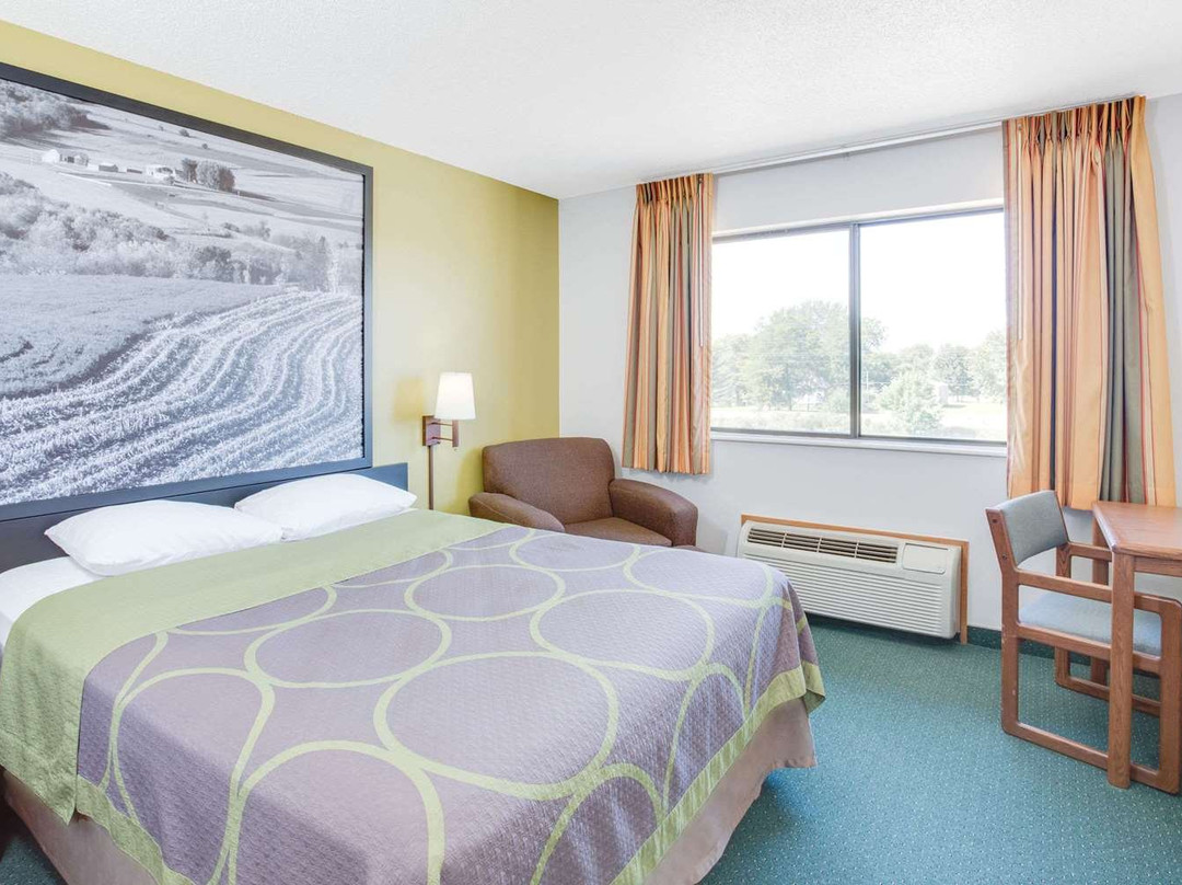 Super 8 by Wyndham Oelwein主图