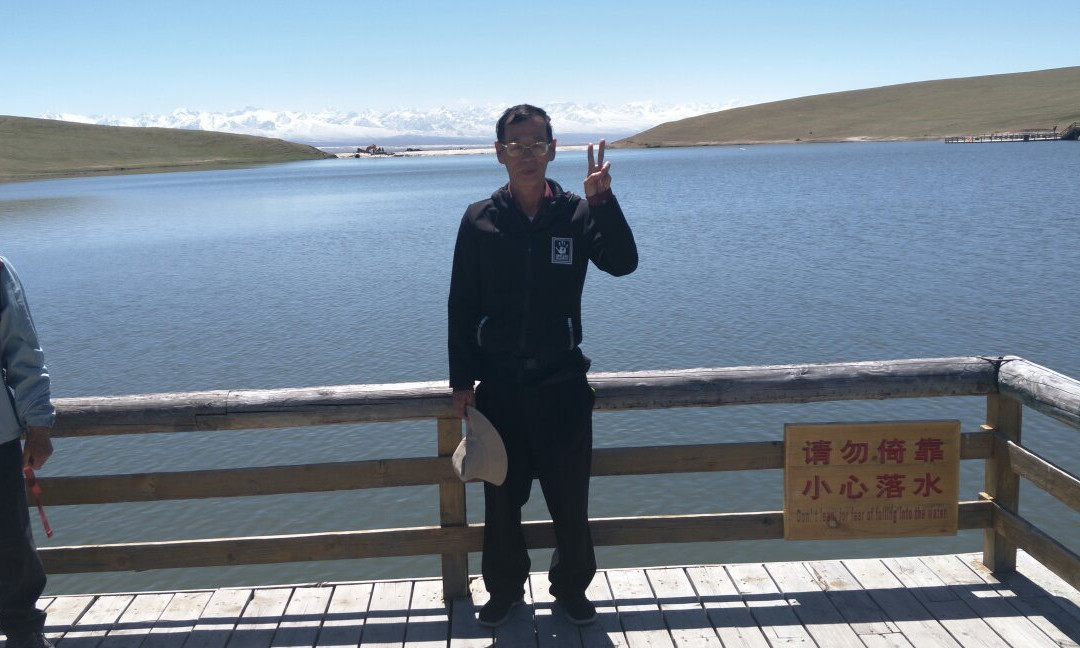 新疆天鹅湖景点图片