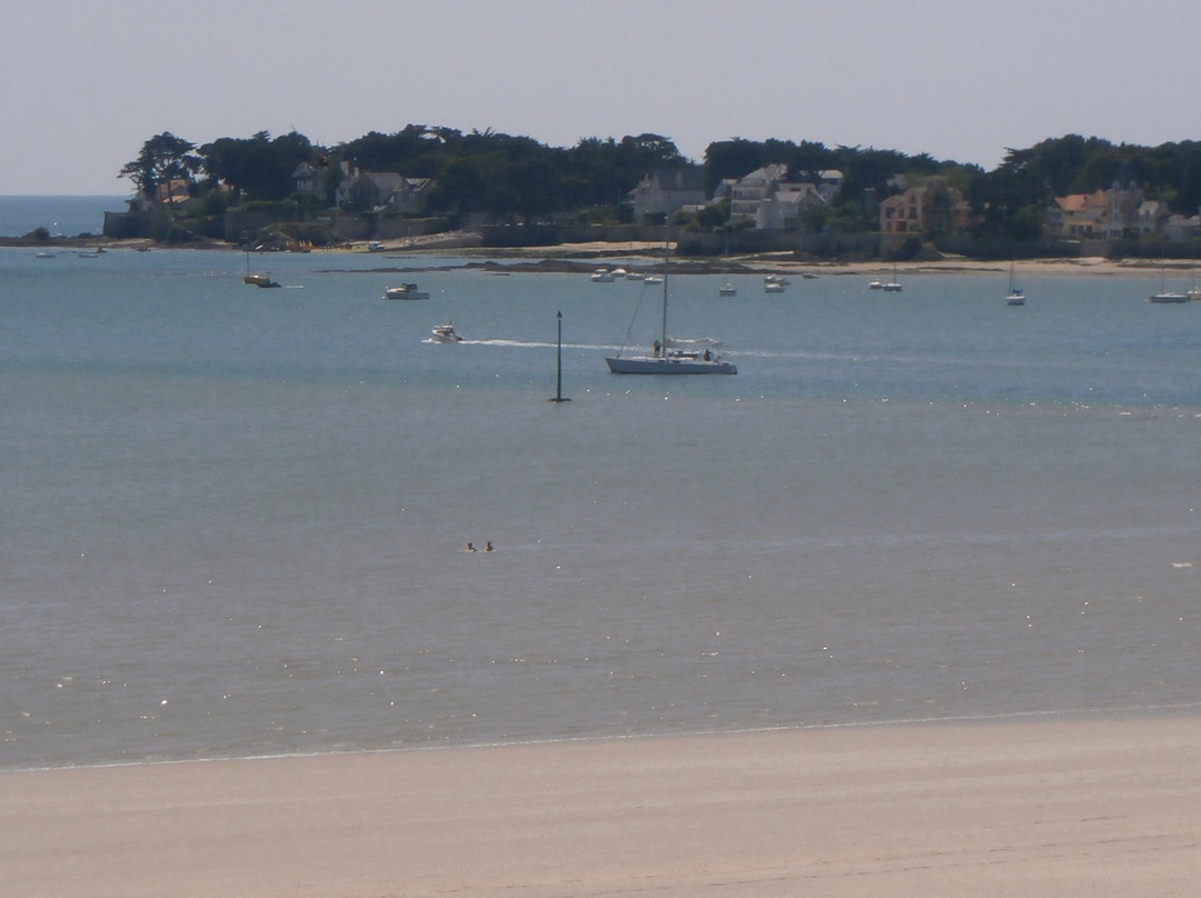 凯若琳别墅酒店主图