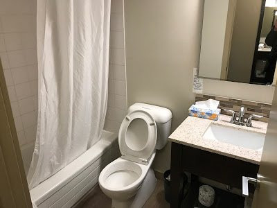 耶洛奈夫首府套房酒店主图