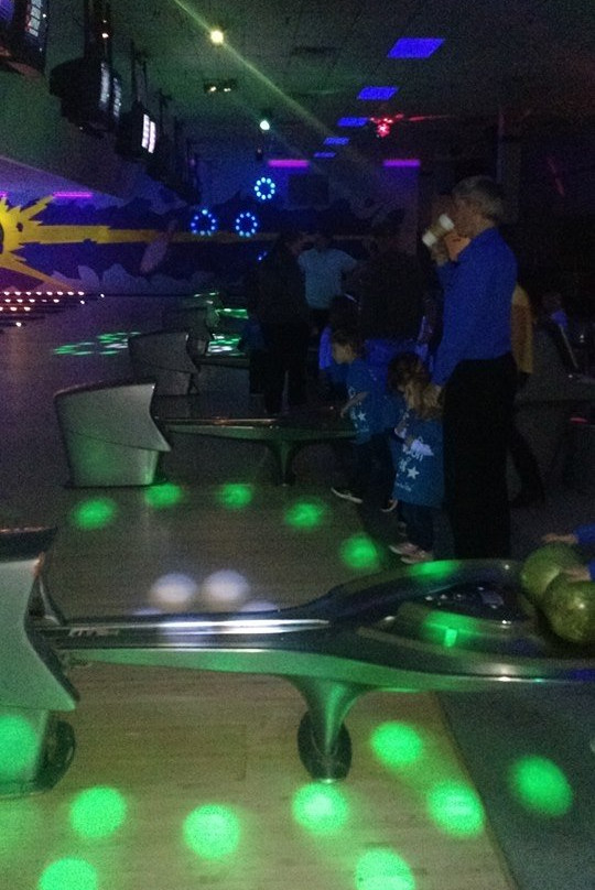 Westdale Bowling Center & Lazer Tag-锡达拉皮兹必去景点