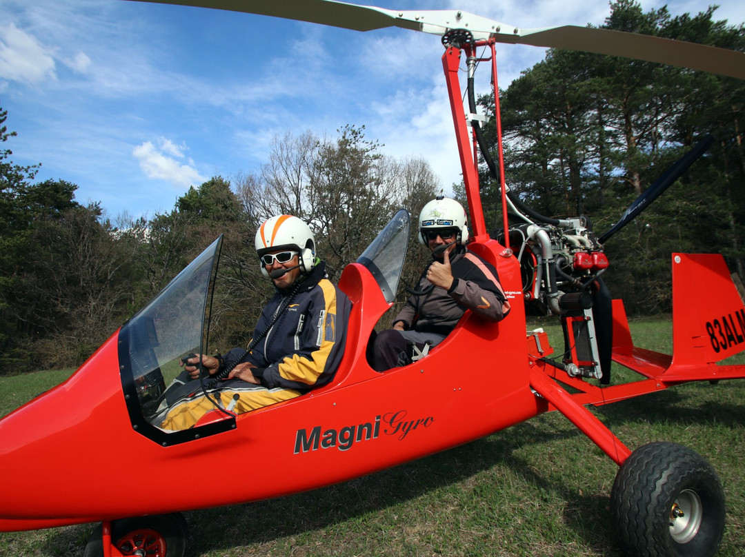 Ecole de Parapente Haut le Mains景点图片