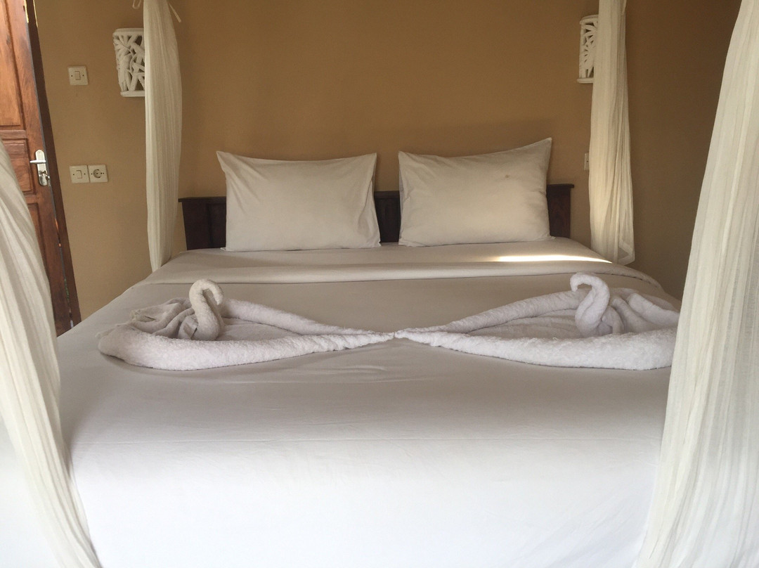 White Sandy Beach Menjangan主图