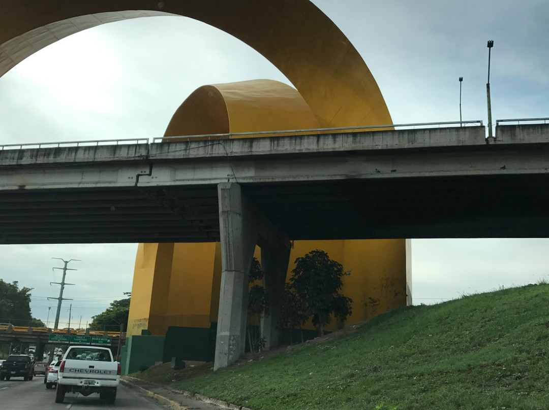 Arcos Del Tercer Milenio-瓜达拉哈拉必去景点