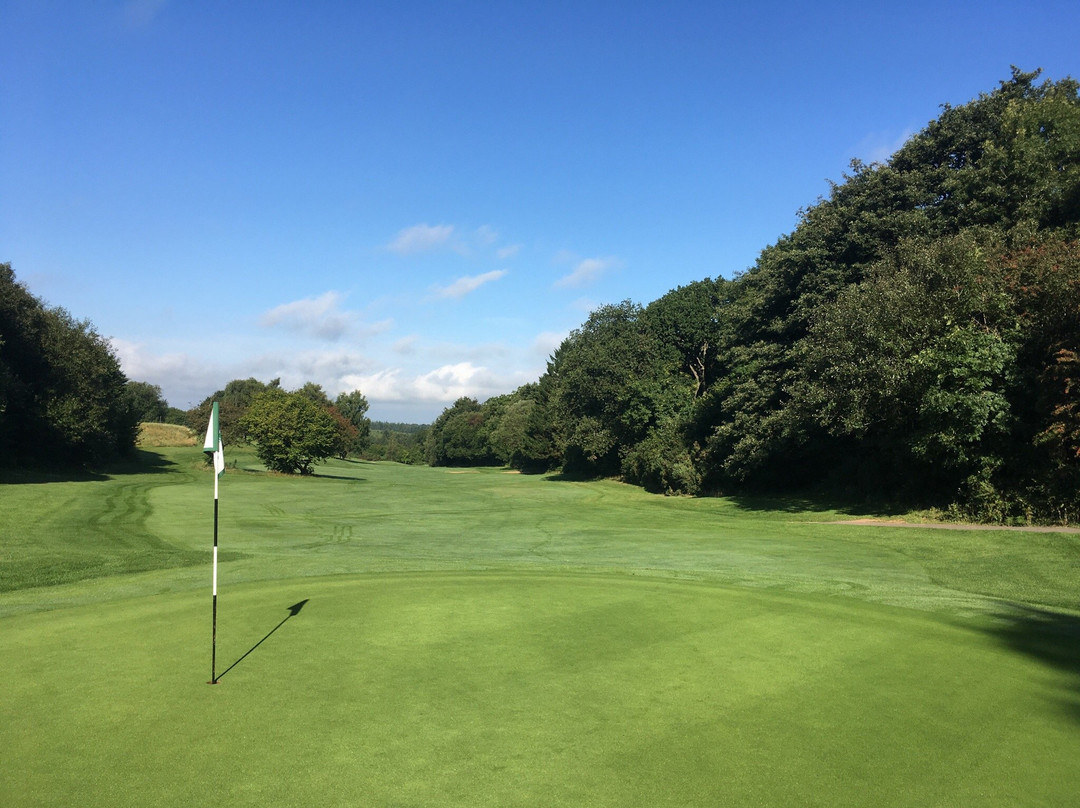 Tall Pines Golf Club-贝克韦尔必去景点
