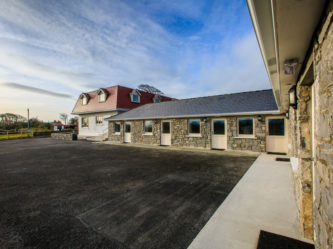 The Red Cottage & Stables Guest Accommodation