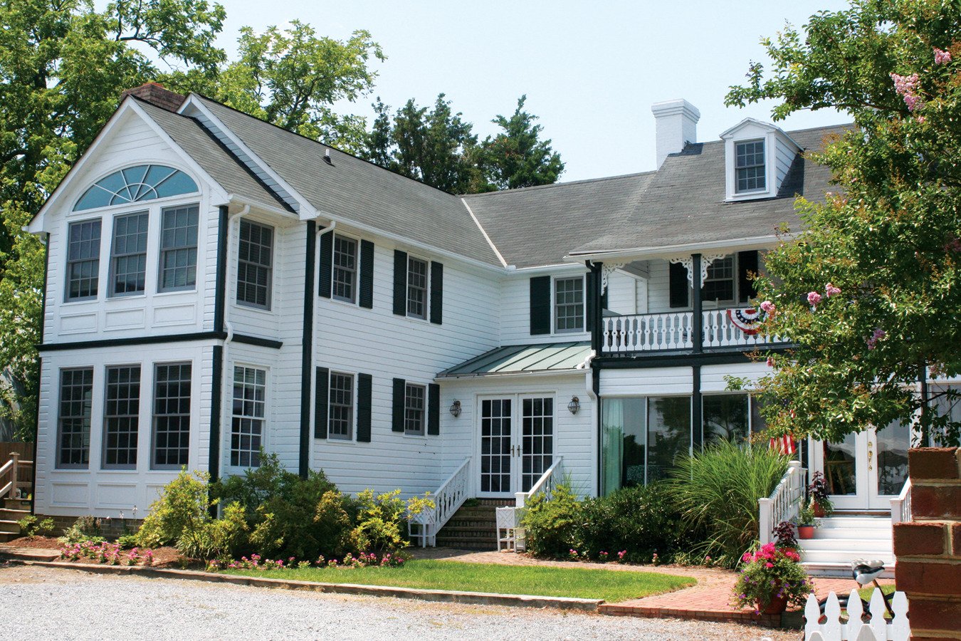 Waterfront Hambleton Inn Bed & Breakfast-官方