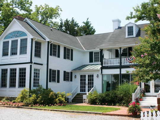 Waterfront Hambleton Inn Bed & Breakfast主图