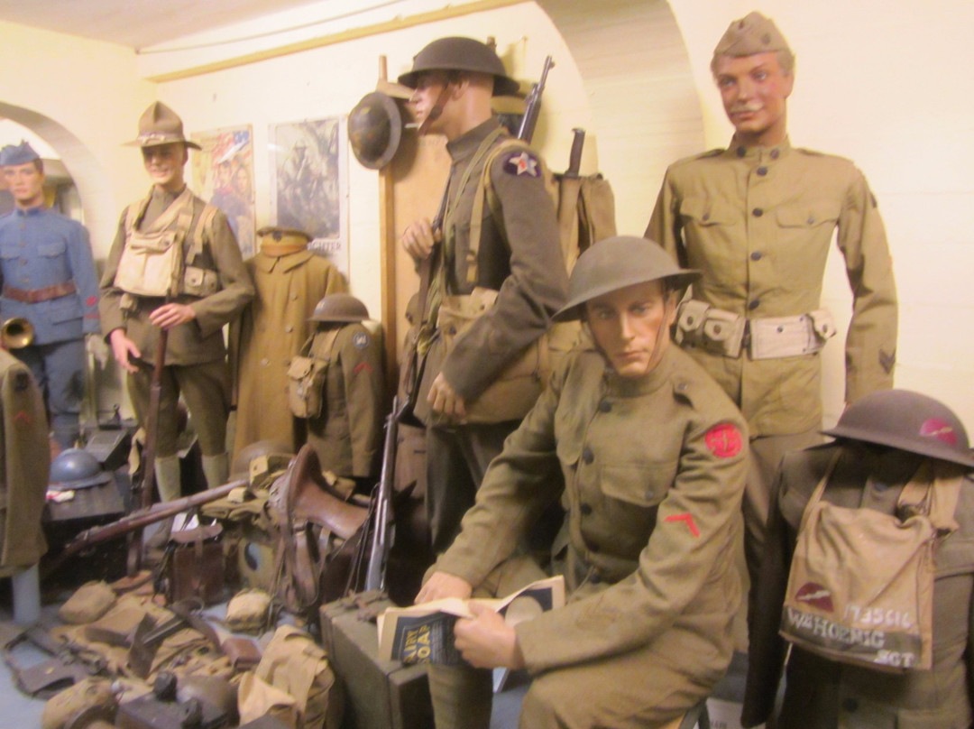 Musée du costume militaire 1900-1950景点图片