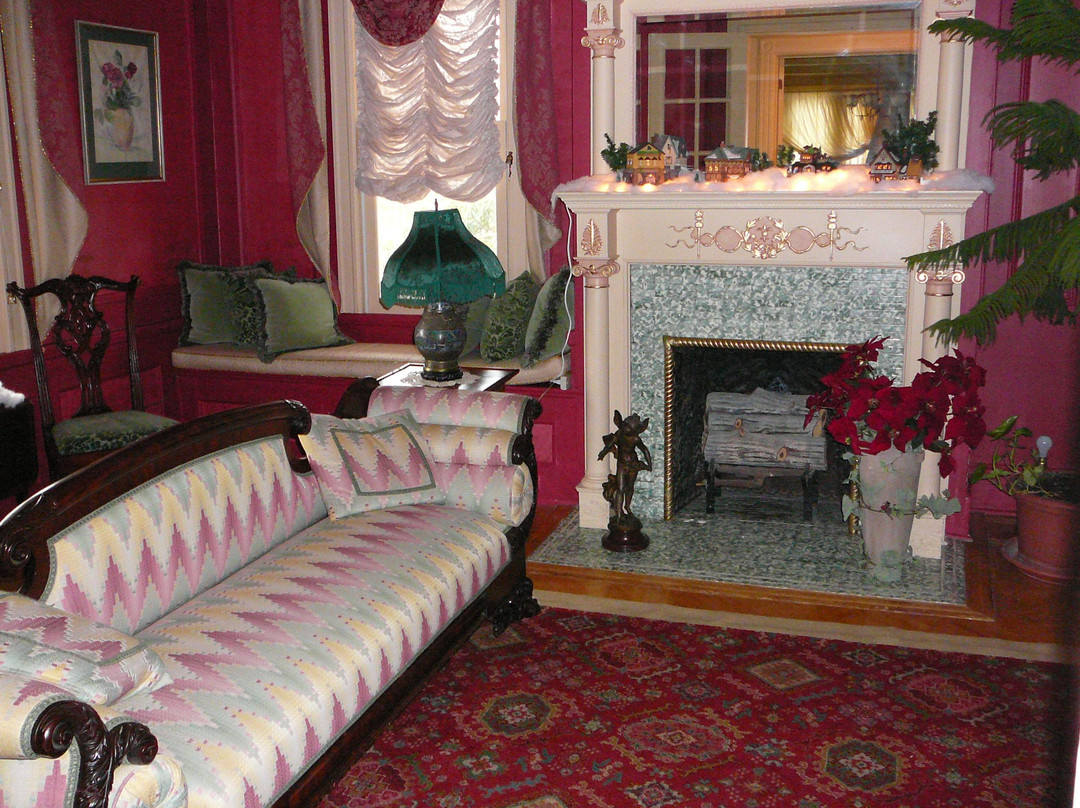 Gilmor Sloane House - Stony Point Center主图