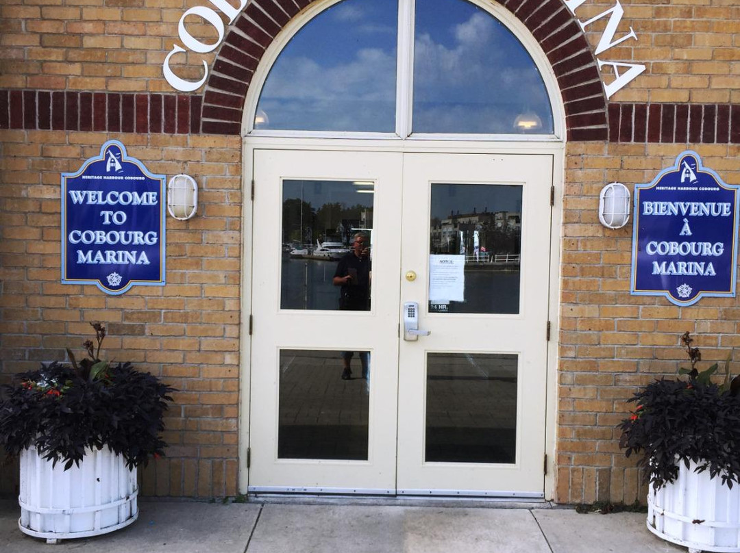 Cobourg Marina-科堡必去景点