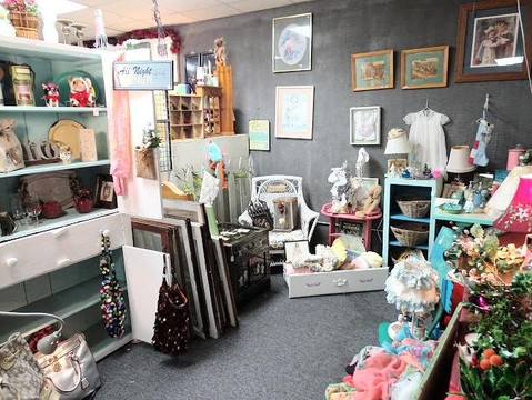 Cottage Door Antiques & Gifts-诺克斯维尔必去景点