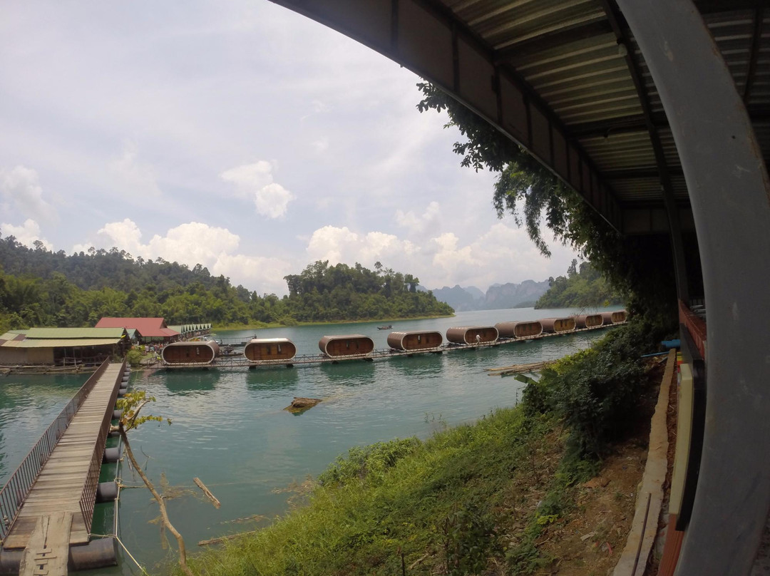 Phutawan Raft House