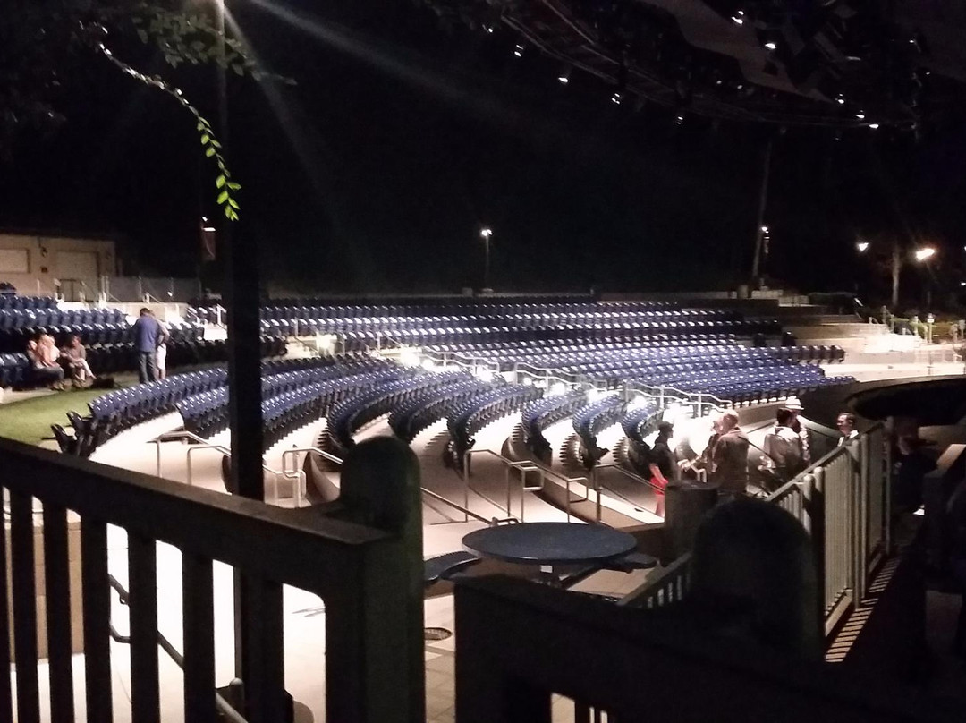 Moonlight Ampitheatre-维斯塔必去景点