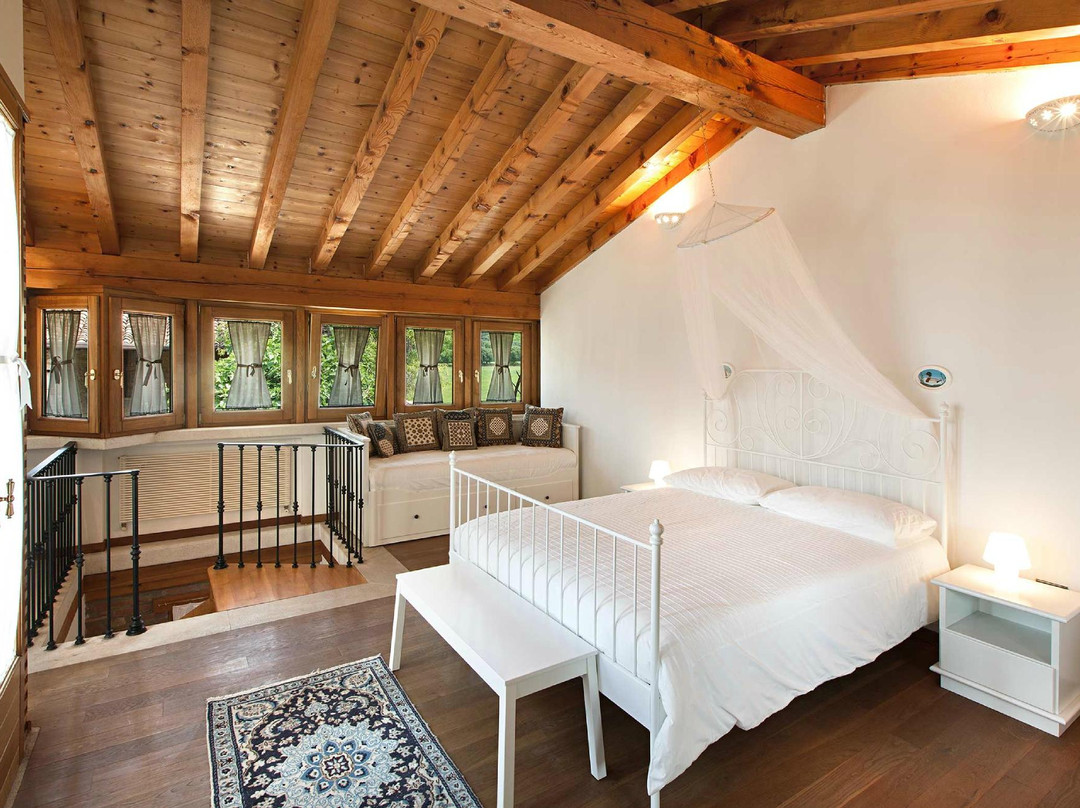 洛纳托德尔加尔达酒店住宿-Antico Cascinale Lombardo