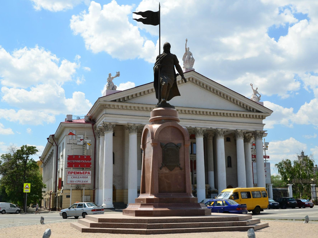 Aleksandr Nevsky Monument景点图片