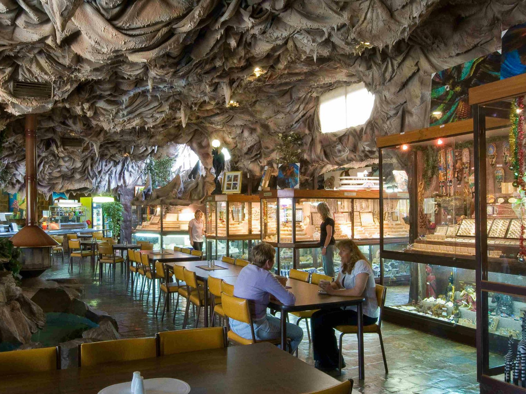 Irymple旅游景点-Woodsies Gem Shop