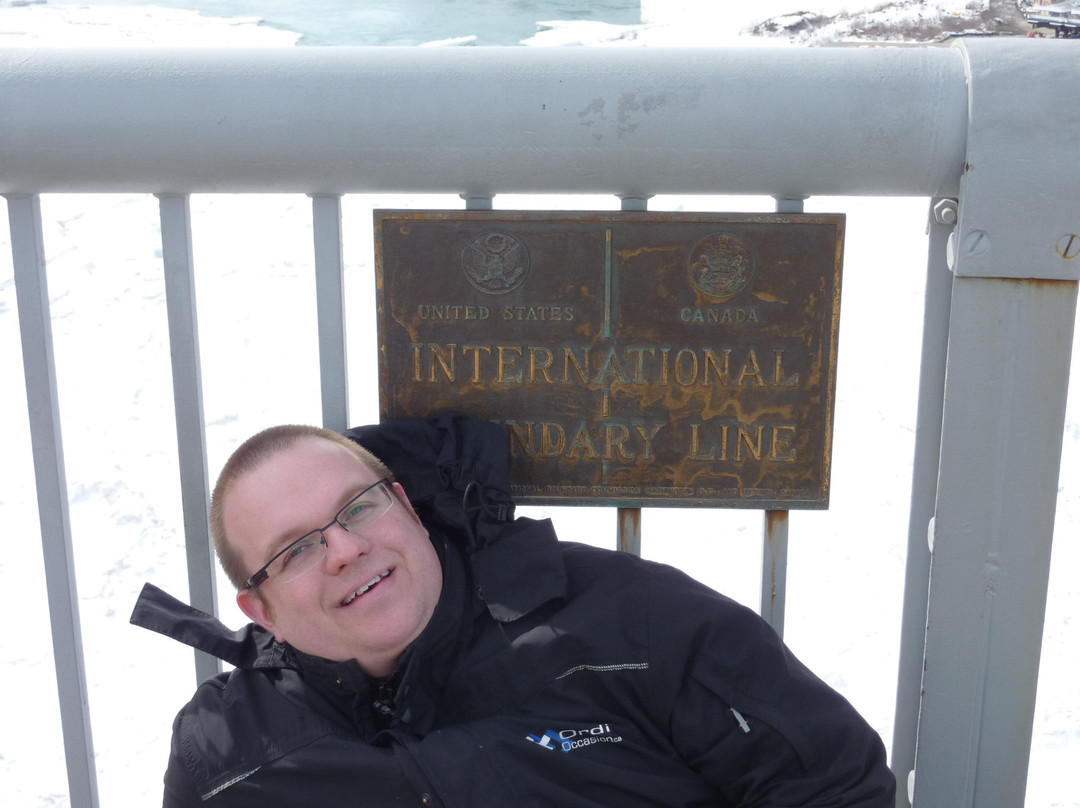 Rainbow Bridge-尼亚加拉大瀑布必去景点