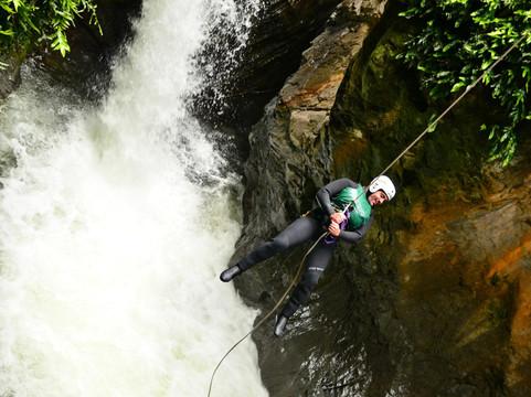 皇后镇悬崖跳水-皇后镇必去景点