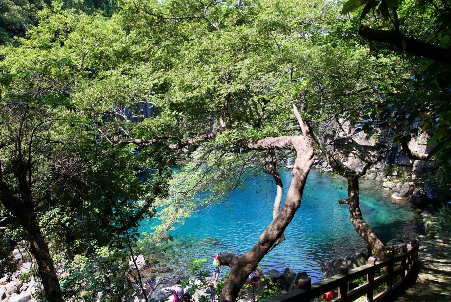 天地渊瀑布-西归浦市必去景点