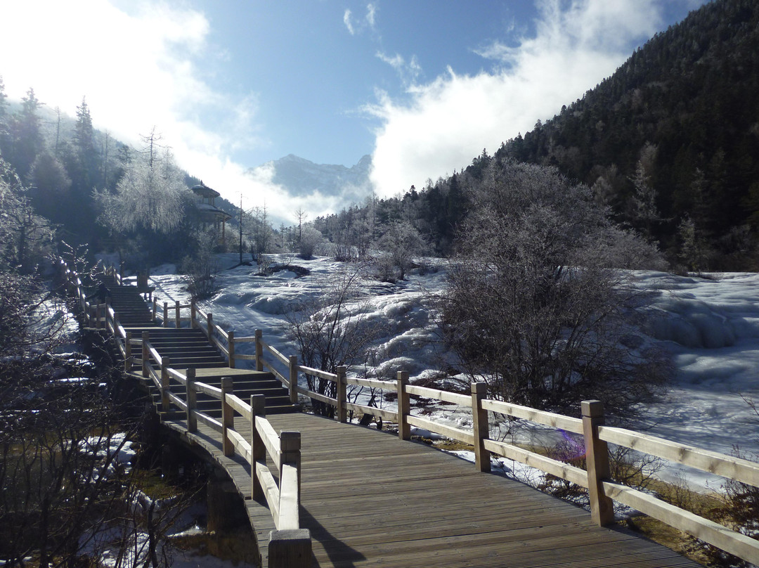 黄龙沟-松潘县必去景点