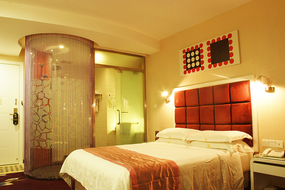 天伦皇朝时尚酒店主图