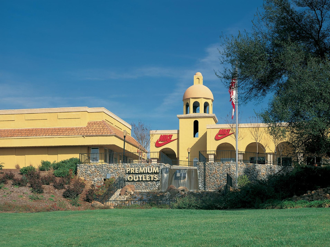Folsom Premium Outlets-佛森必去景点
