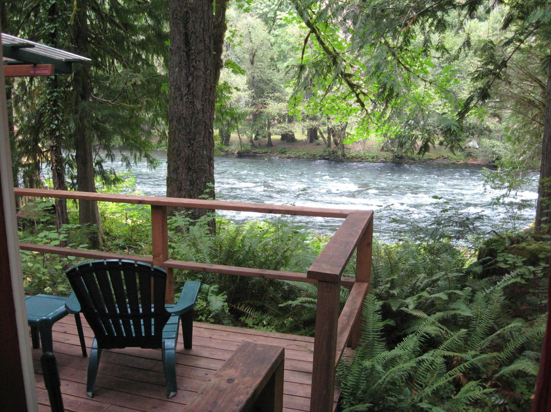 Cedarwood Lodge