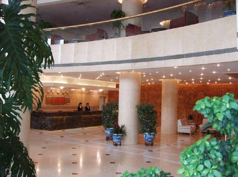 亚丁湾商务酒店主图