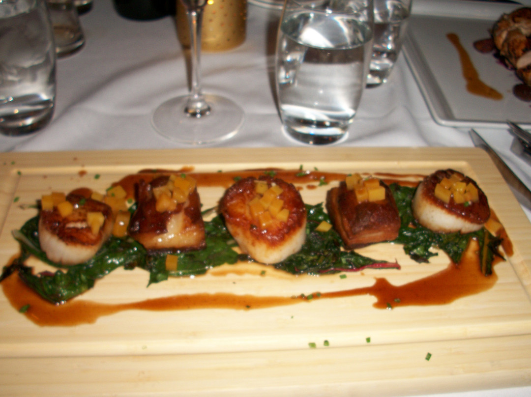 676 Restaurant & Bar