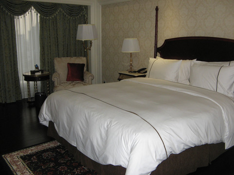 熹龙国际大酒店（茂名人民广场高铁站店）主图