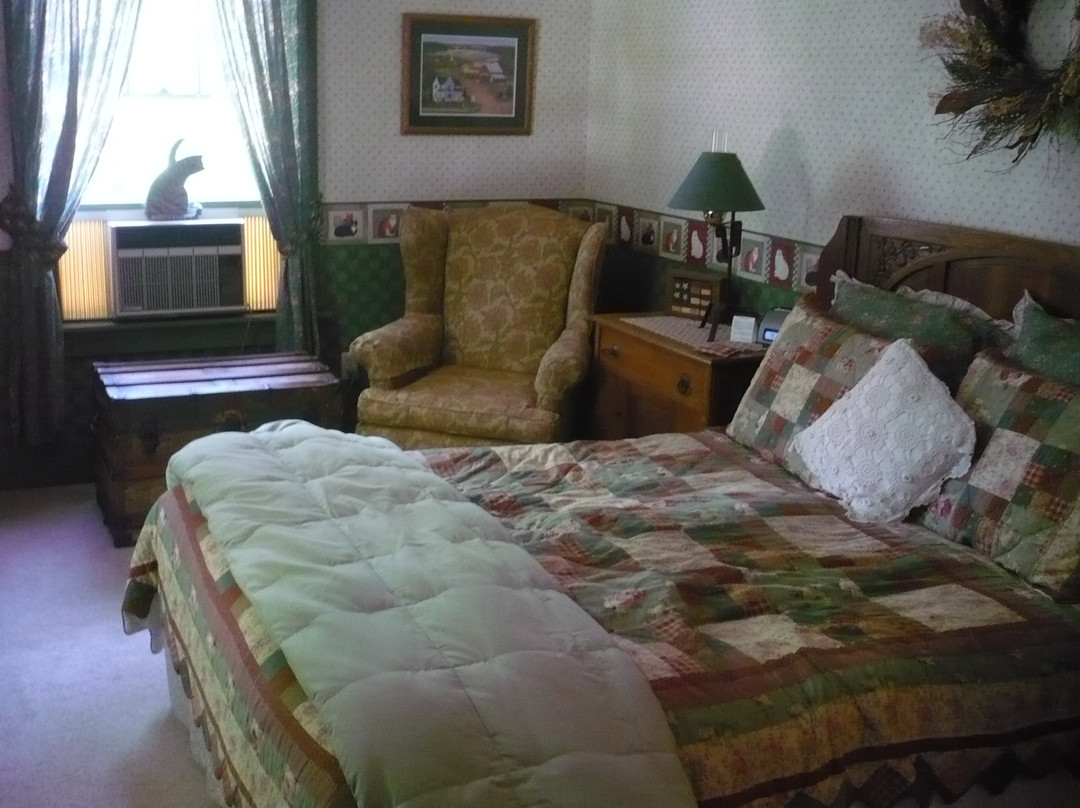 Covered Bridge House主图