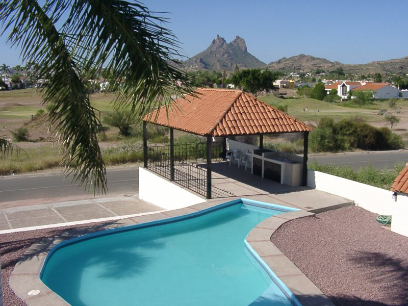 Tres Casitas
