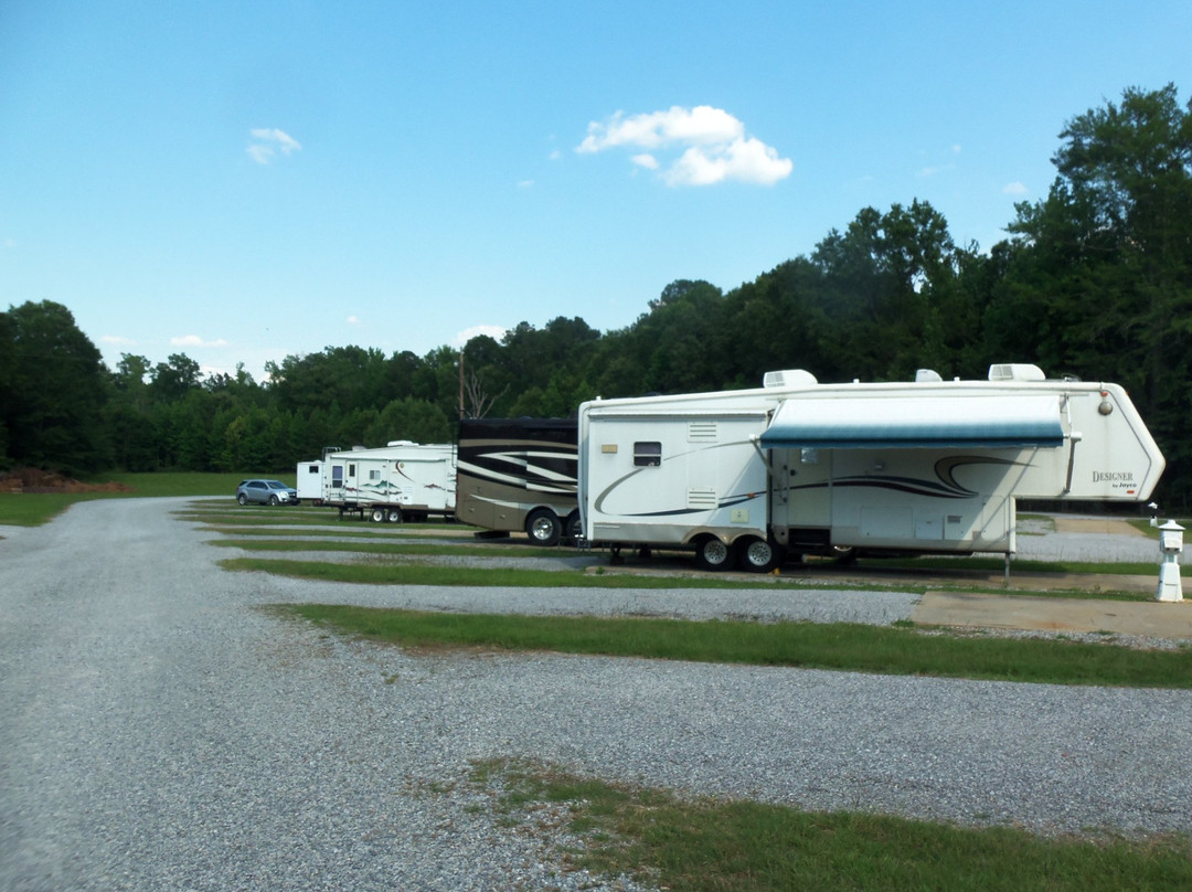Benchmark Coach & RV Park