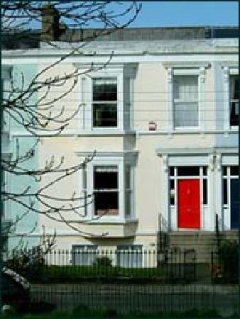Claremont House-客卧