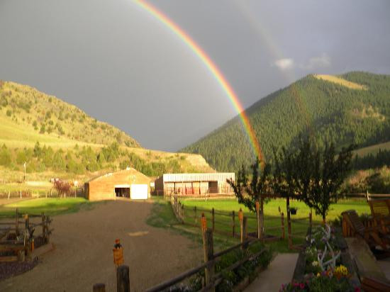 Upper Canyon Outfitters & Guest Ranch