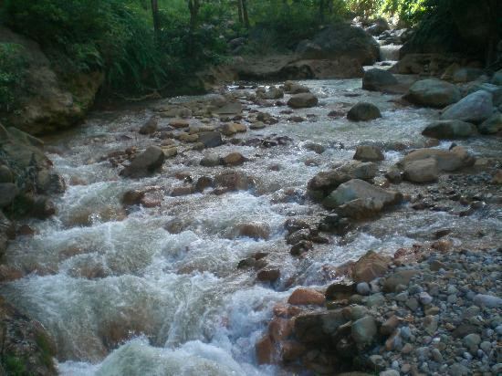 Pulangbato Falls-杜马盖地必去景点
