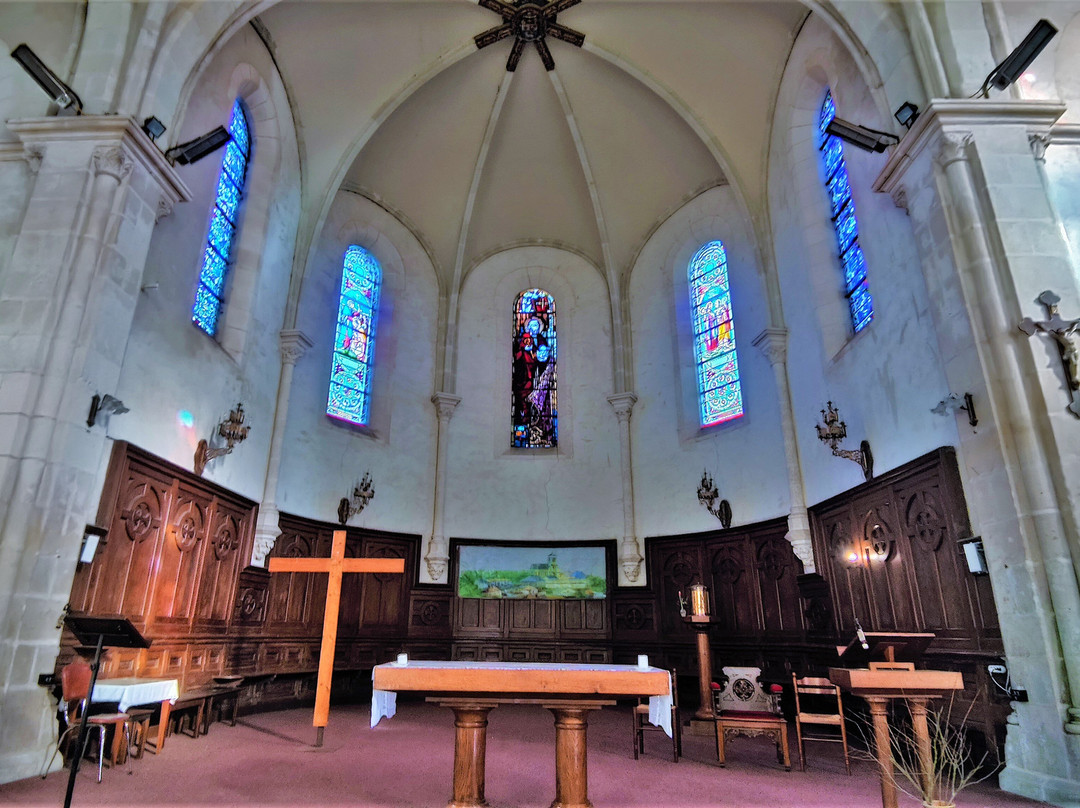 Eglise Saint-Pierre de Dompierre-sur-Yon景点图片