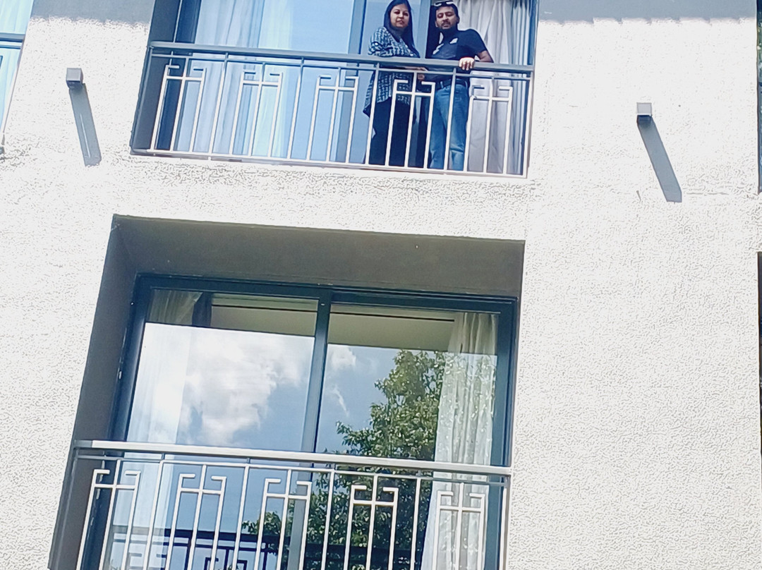 Rosefinch Sarovar Portico主图