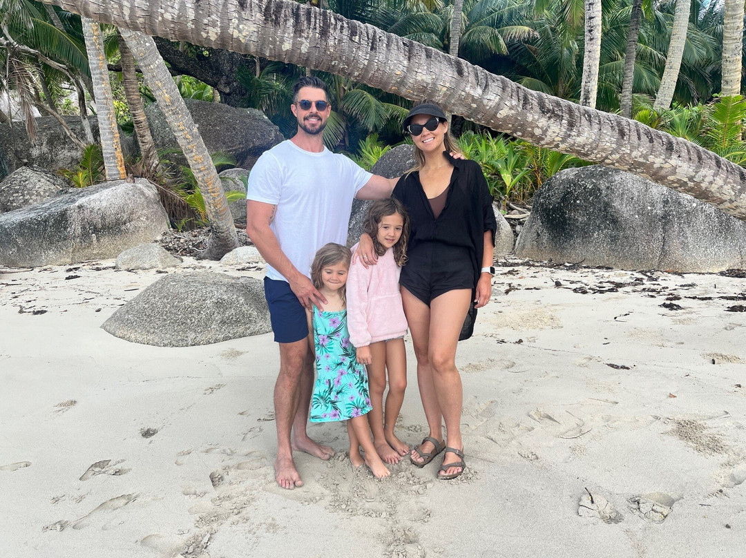 东班达拉岛度假村主图